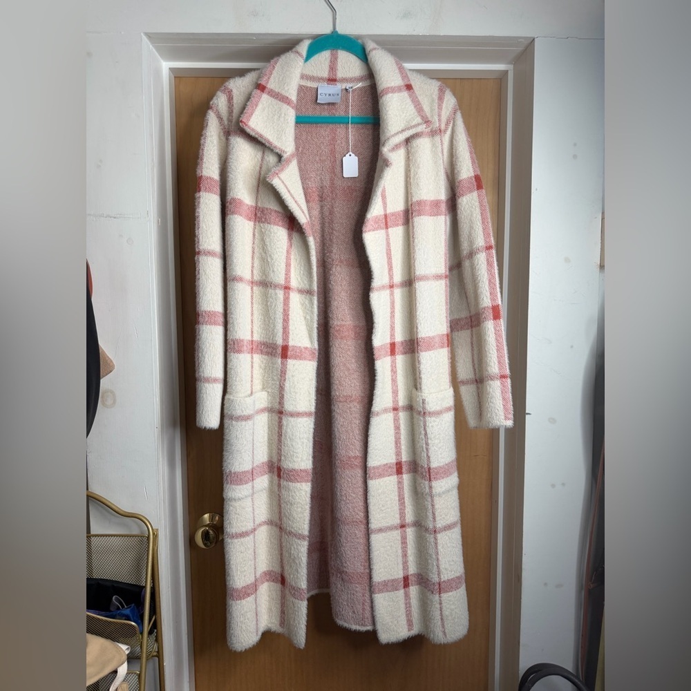 Cyrus Women’s Brick and Cream Plaid Faux Fur Fuzzy Trench Coat. Size: Small